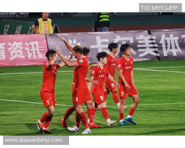 重庆足球队进攻策略分析与防守漏洞探讨